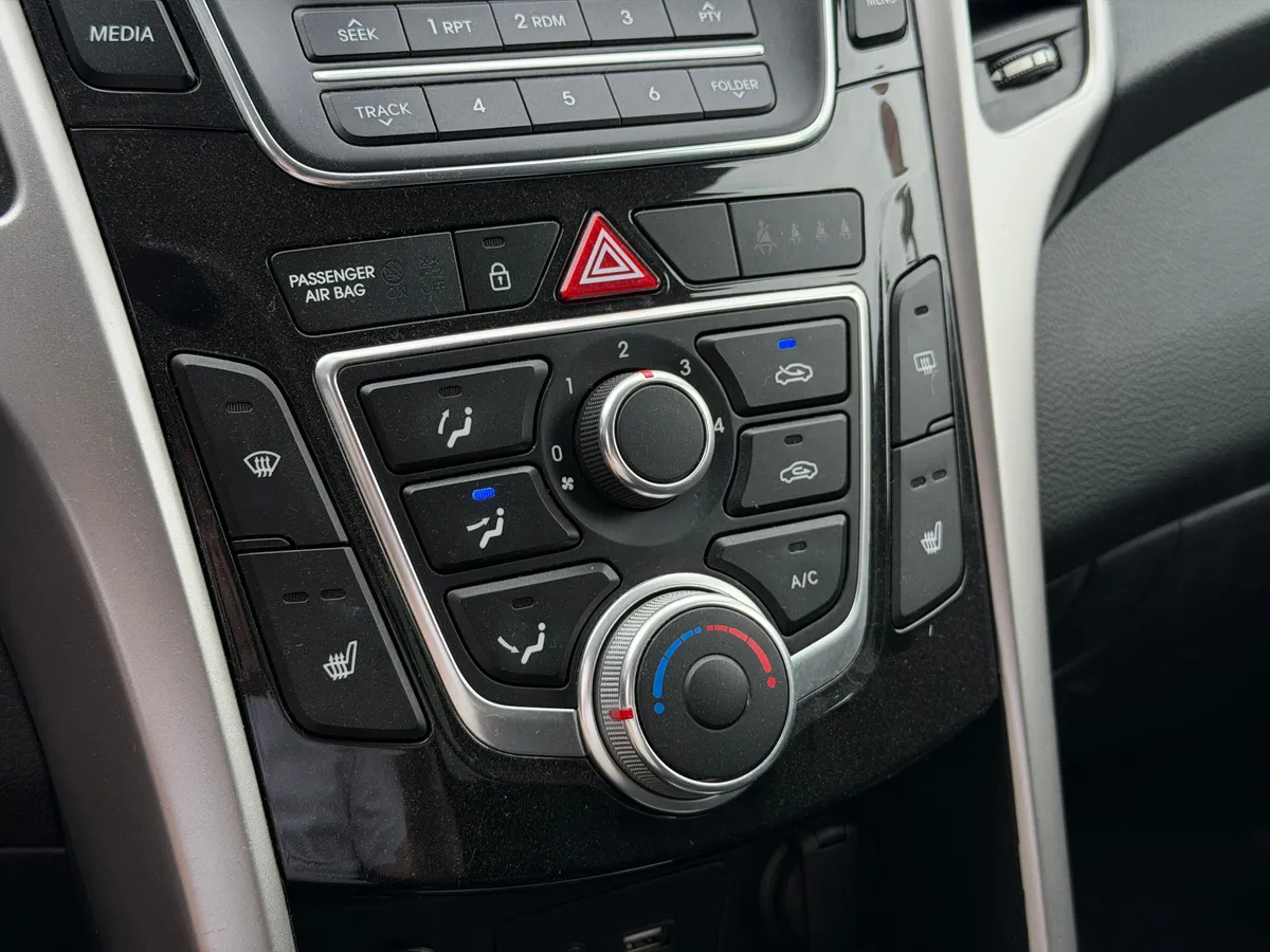 Hyundai i30 1.6 AT (130 л.с.)