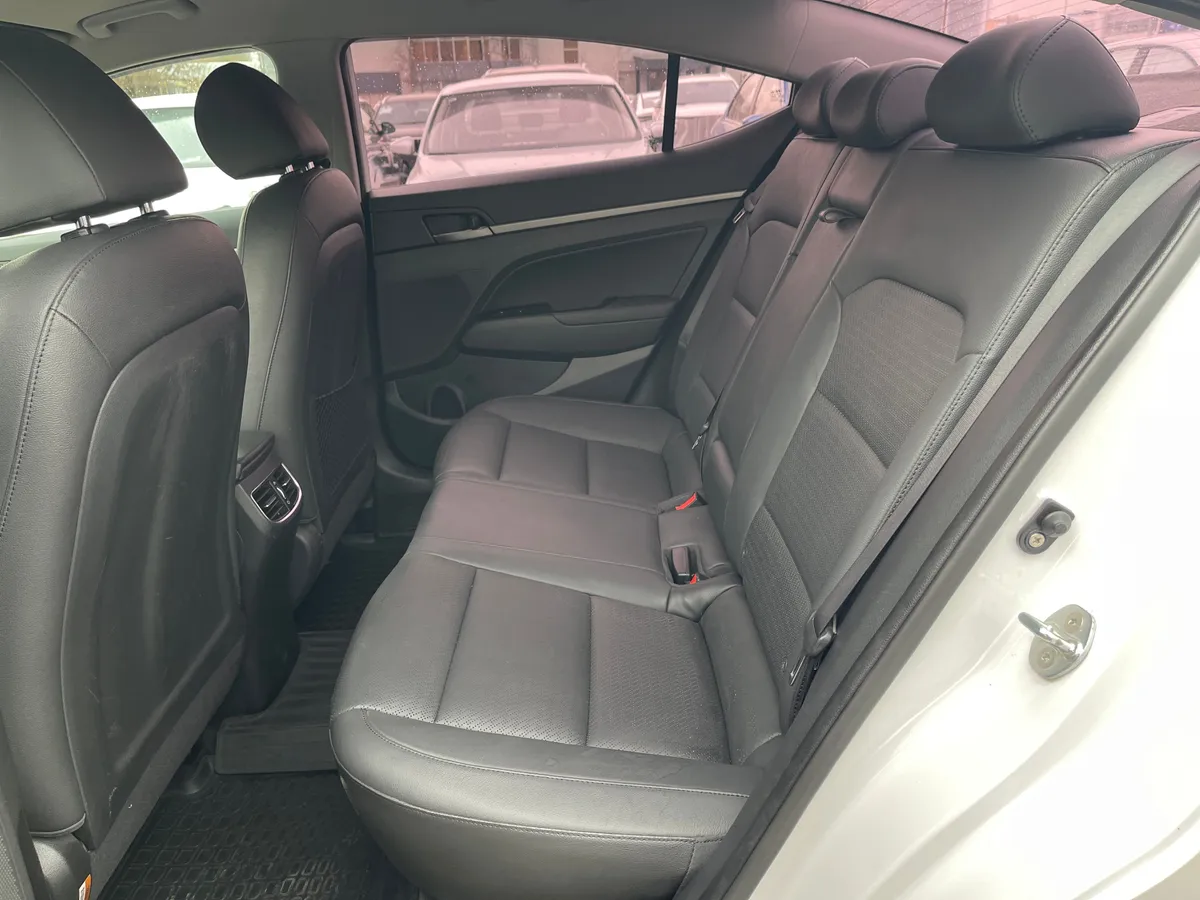 Hyundai Elantra 2.0 AT (150 л.с.)