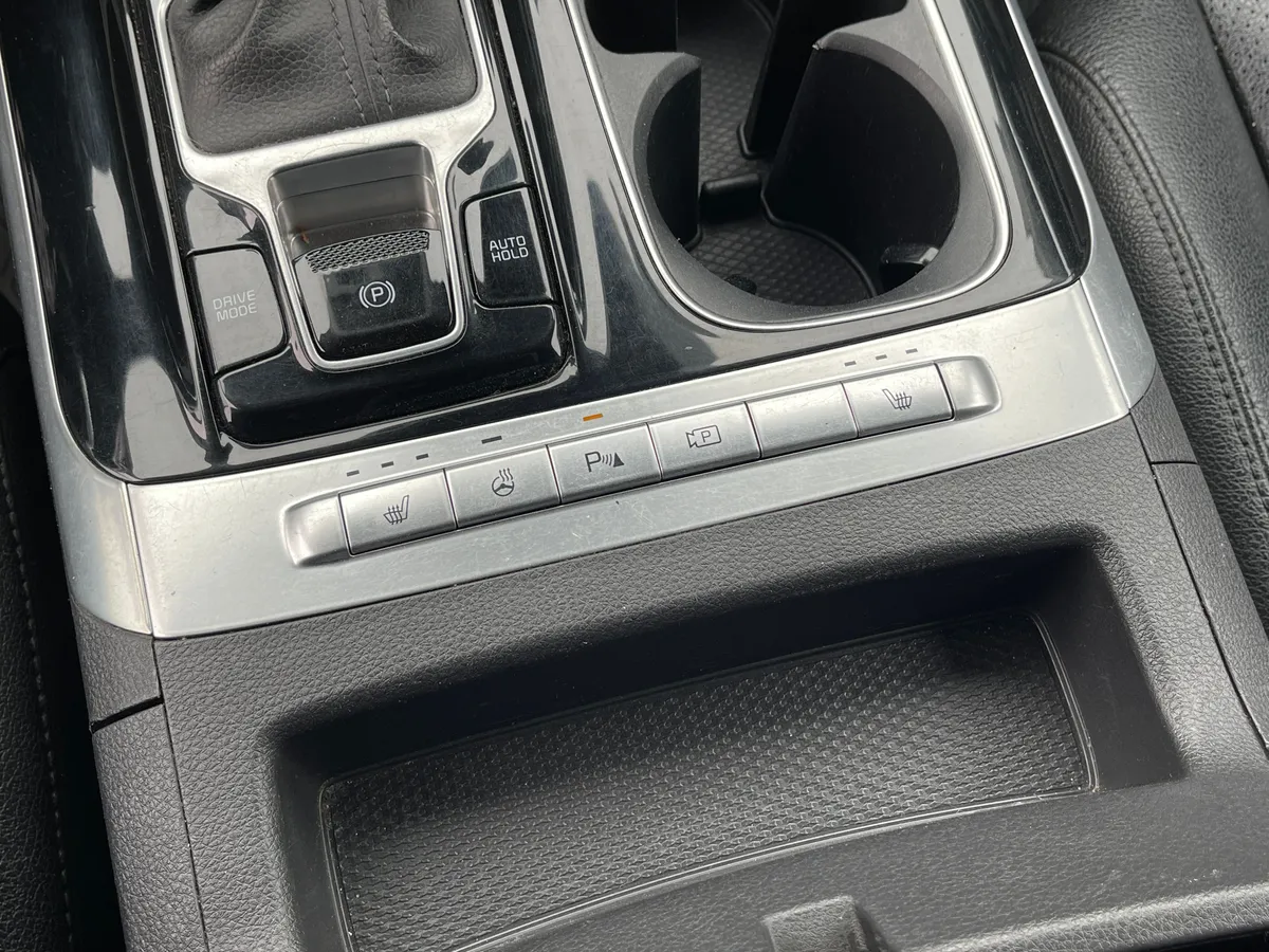 Kia Carnival 2.2 AT (199 л.с.)