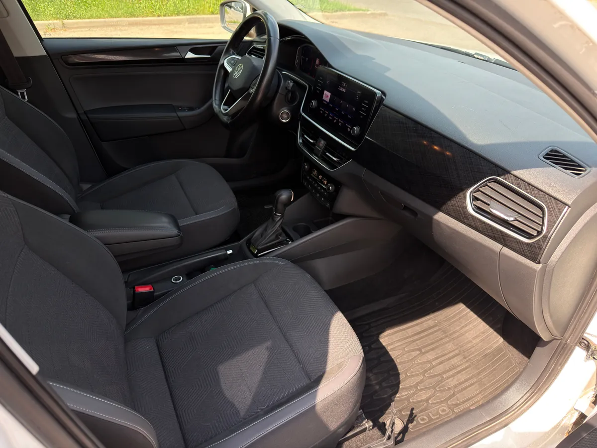 Volkswagen Polo 1.6 AT (110 л.с.)