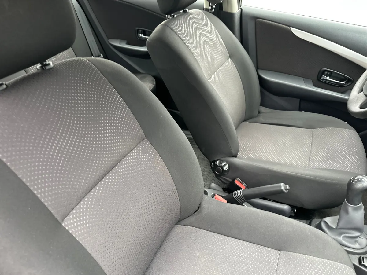 Nissan Almera 1.6 MT (102 л.с.)