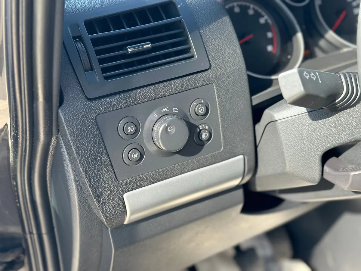 Opel Zafira 1.8 MT (140 л.с.)