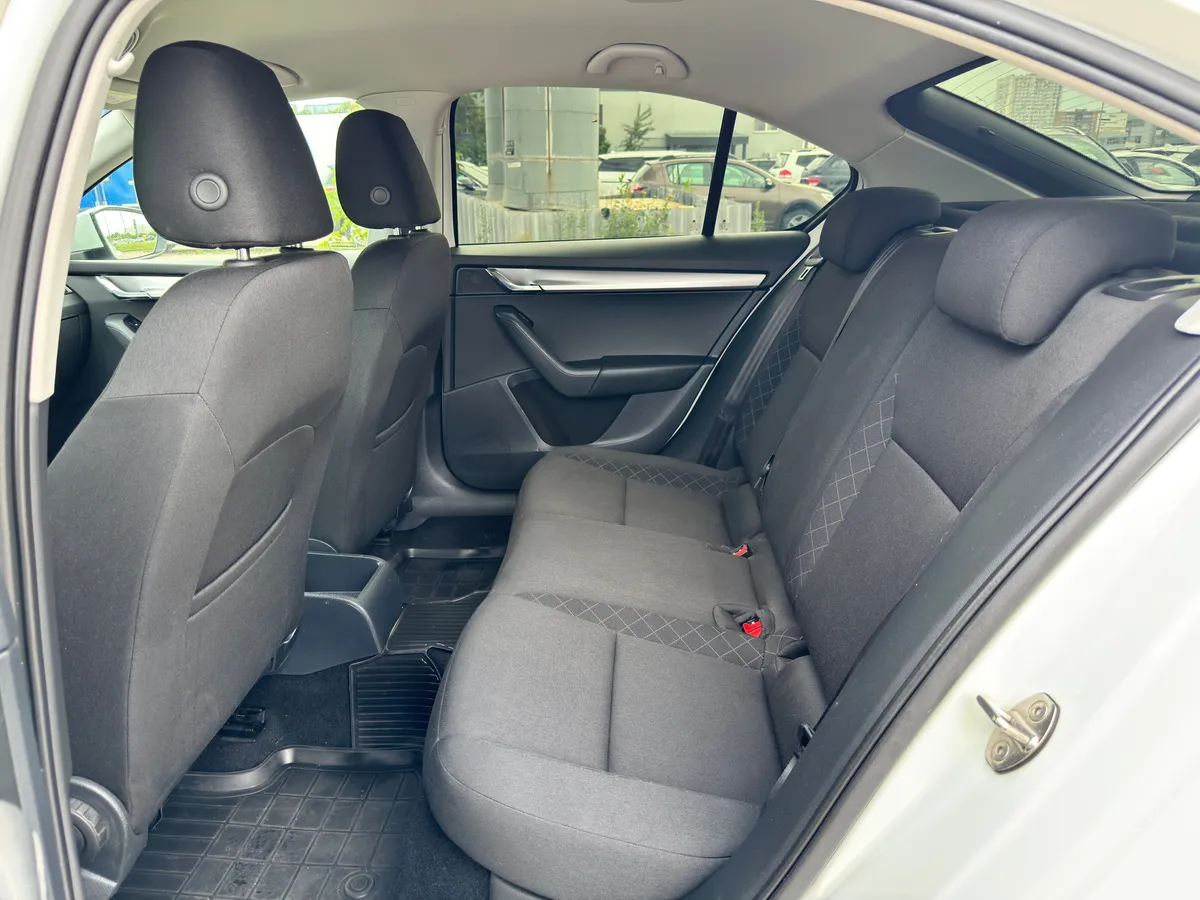 Skoda Octavia 1.6 AT (110 л.с.)
