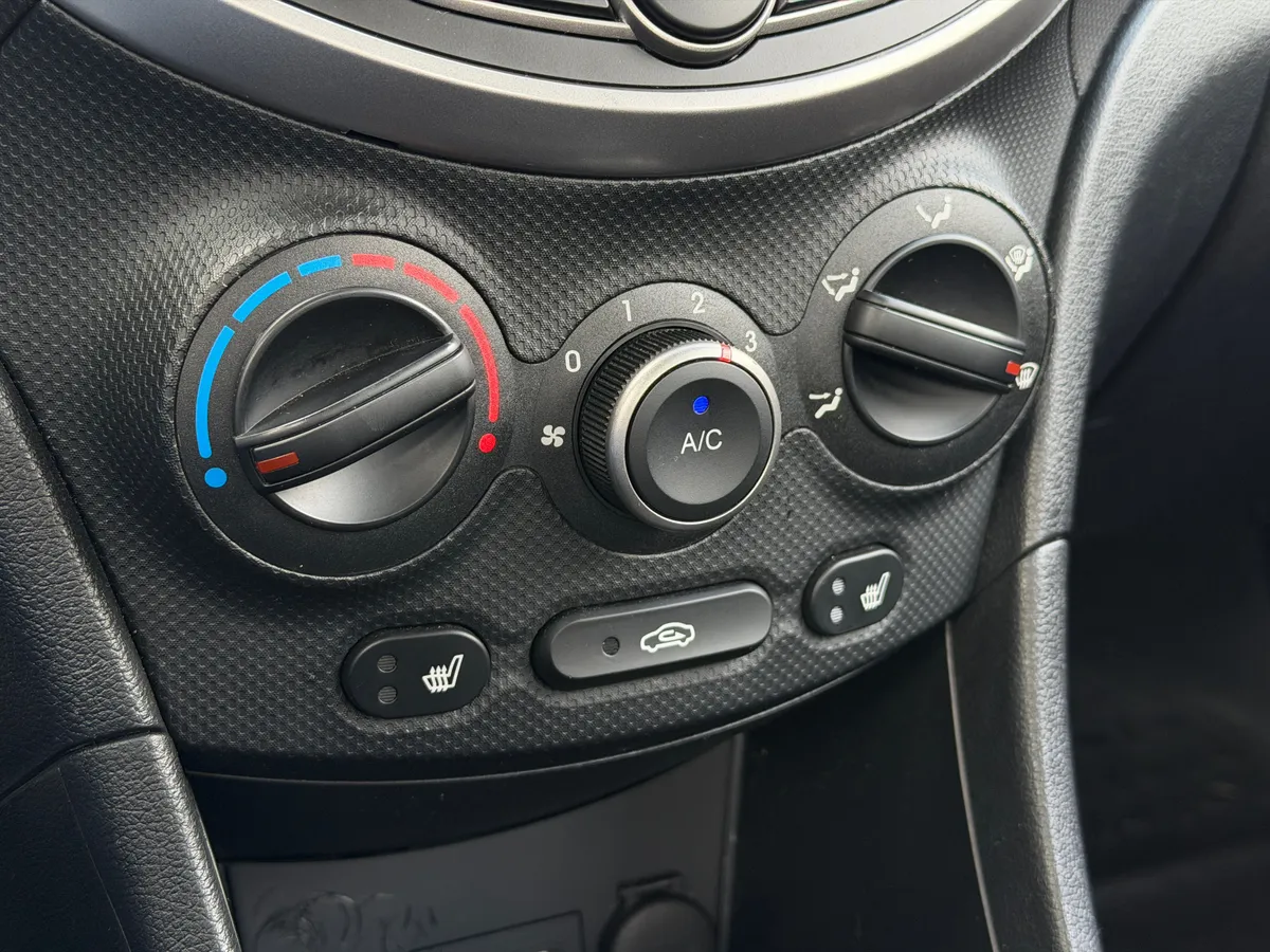 Hyundai Solaris 1.4 AT (107 л.с.)