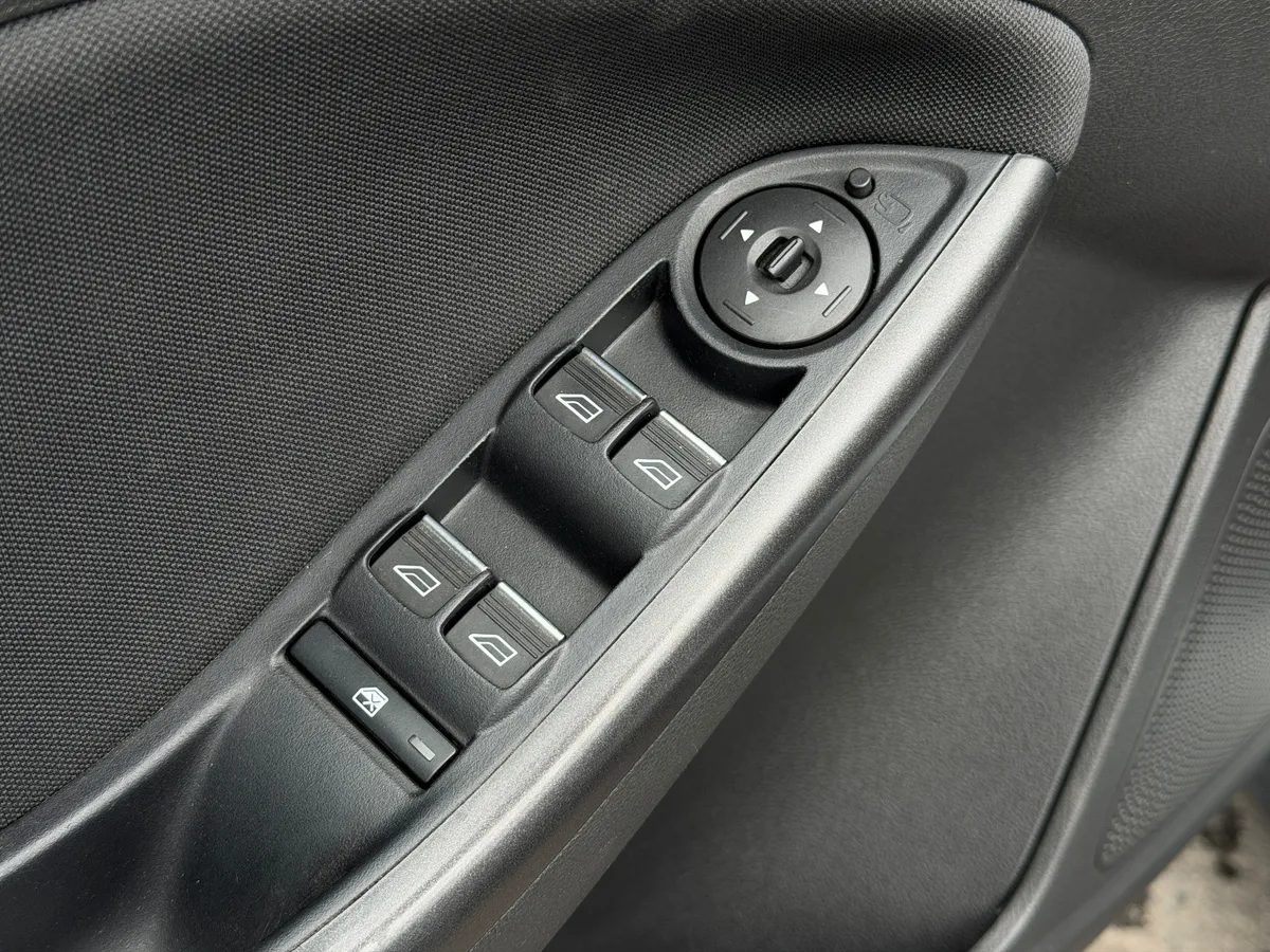 Ford Focus 1.6 Ti-VCT PowerShift (105 л.с.)