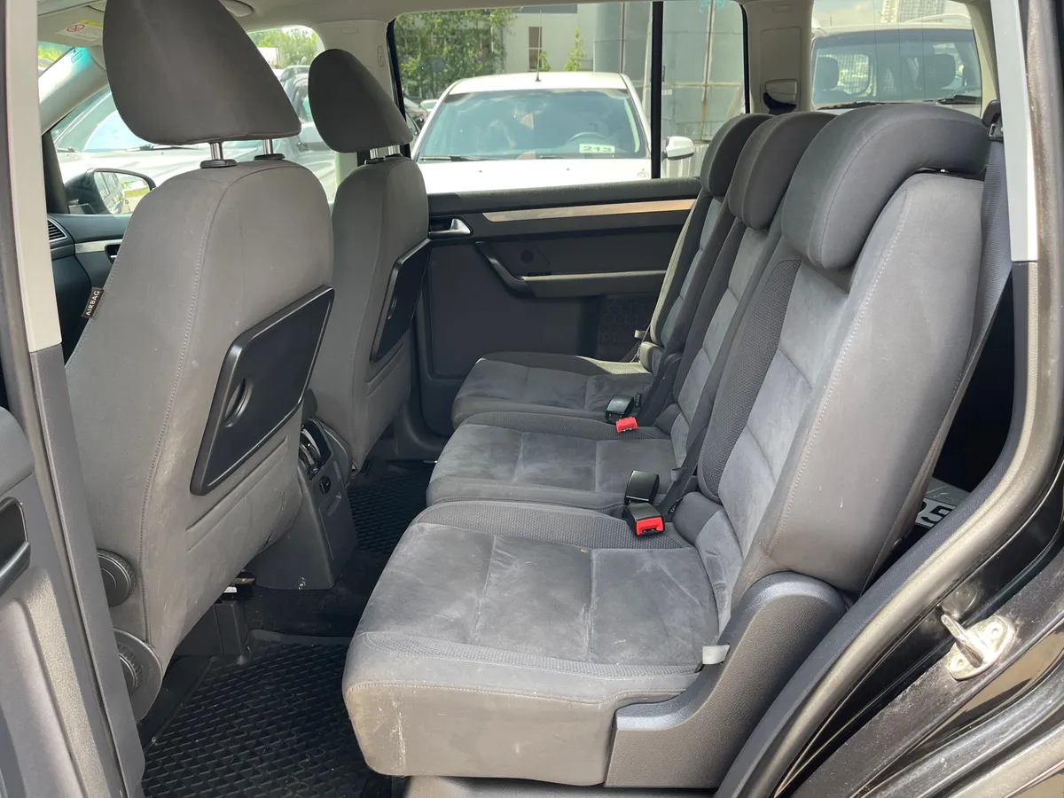 Volkswagen Touran 1.4 TSI DSG (140 л.с.), 2010 — фото 10
