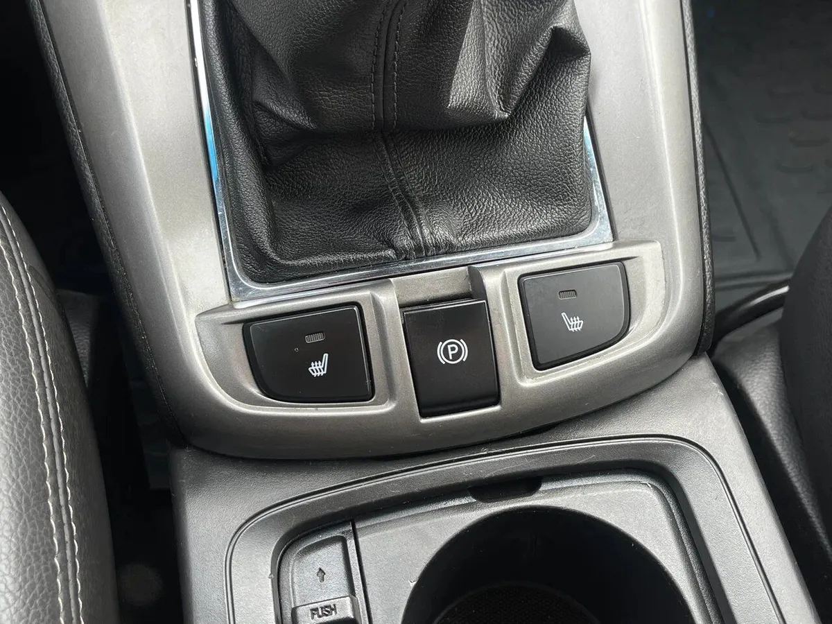 Chevrolet Captiva 2.2 MT (184 л.с.), 2012 — фото 11