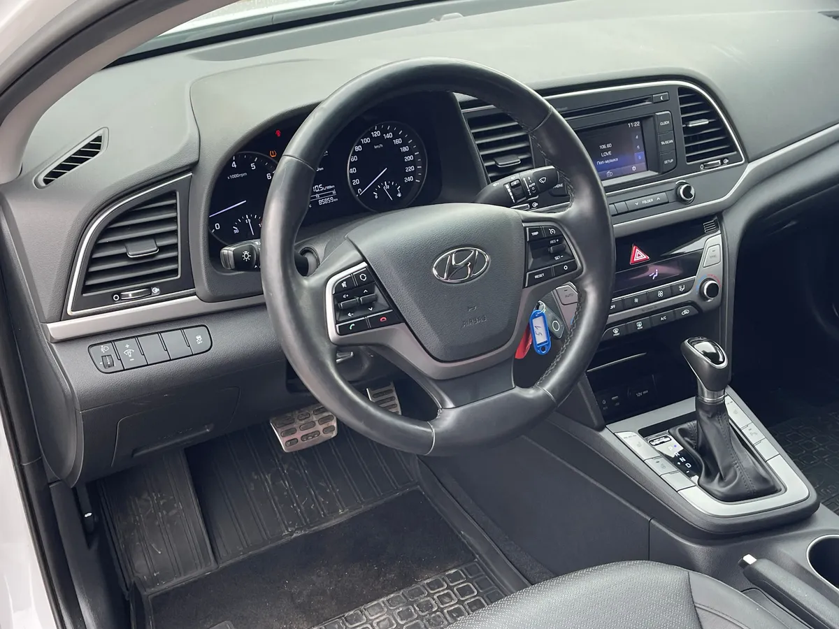 Hyundai Elantra 2.0 AT (150 л.с.)