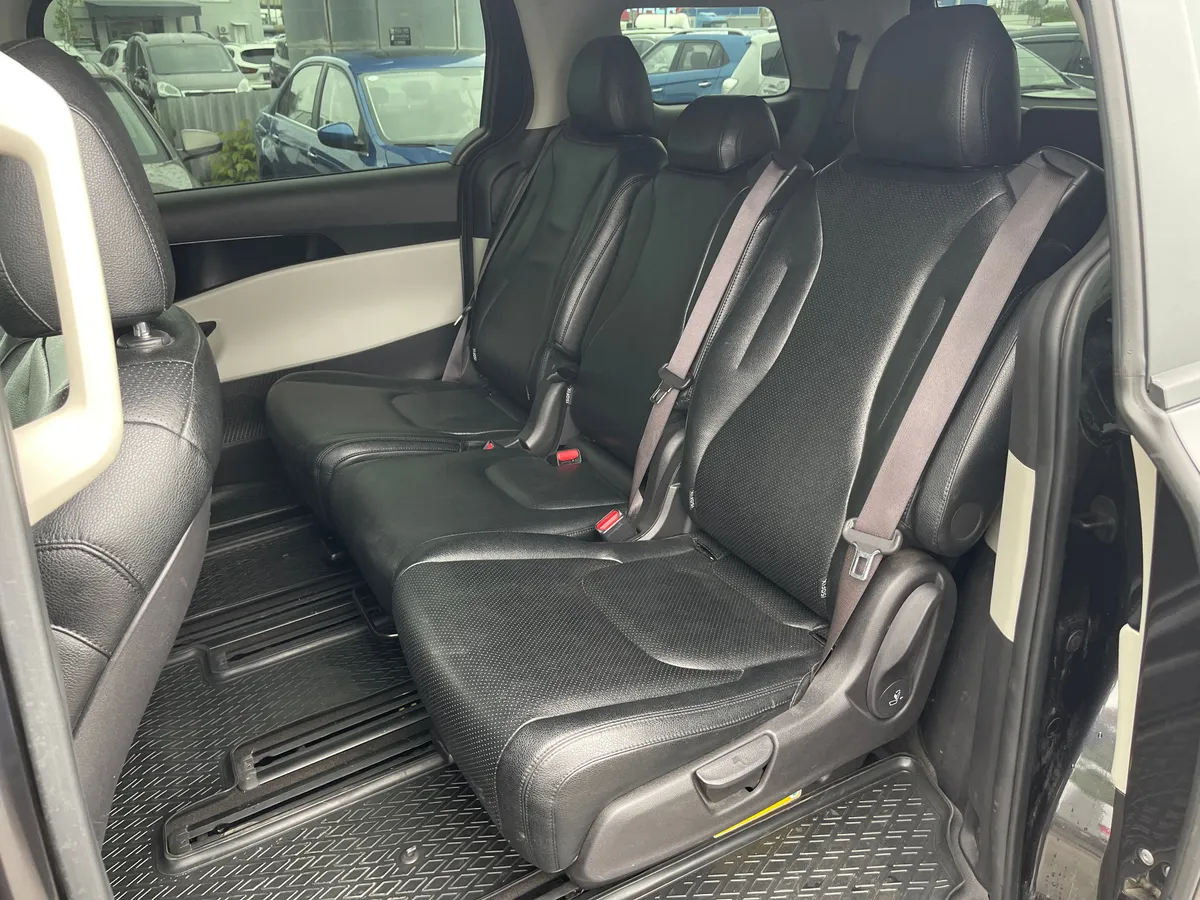 Kia Carnival 2.2 AT (199 л.с.)
