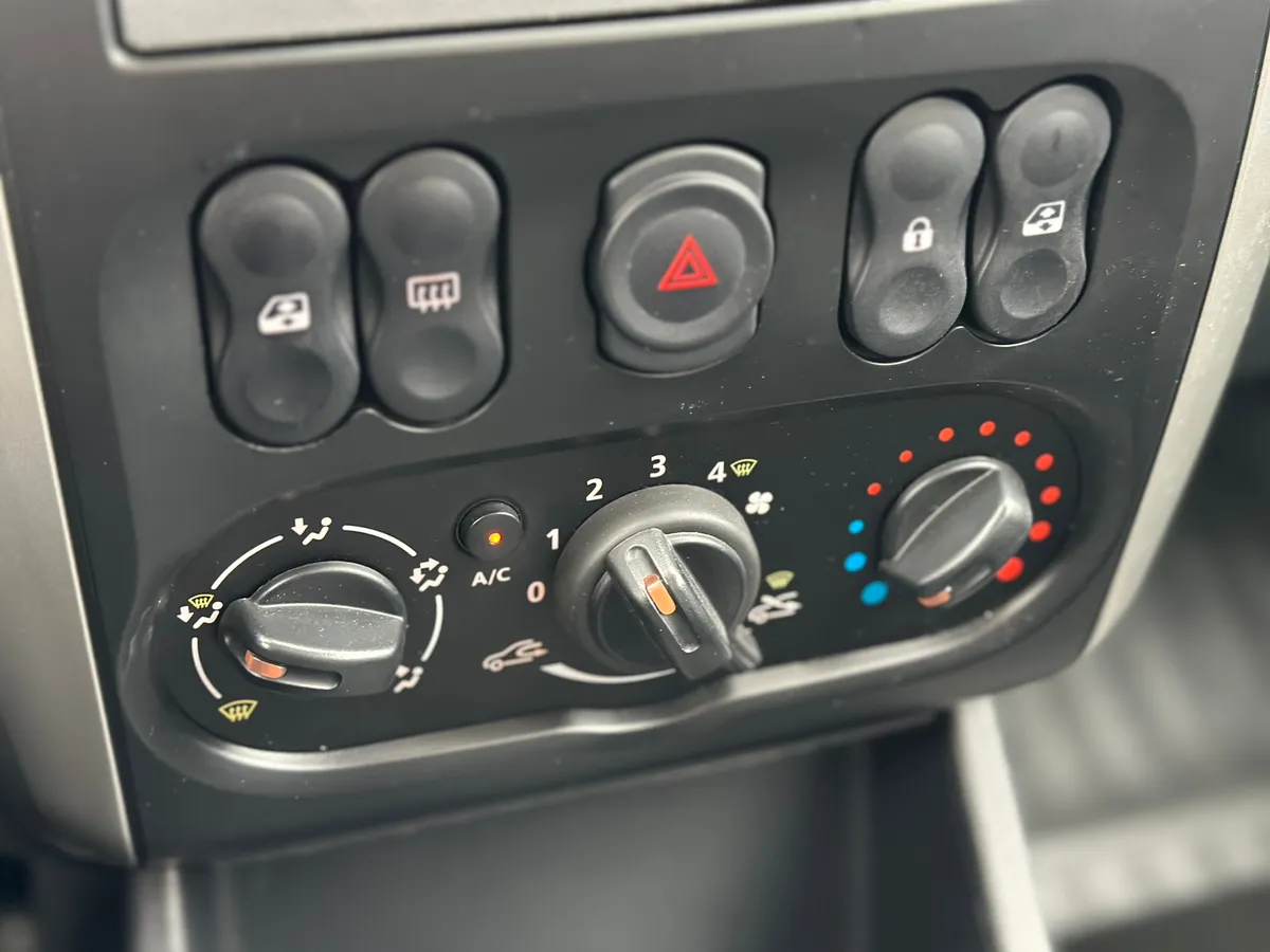 Nissan Almera 1.6 MT (102 л.с.)