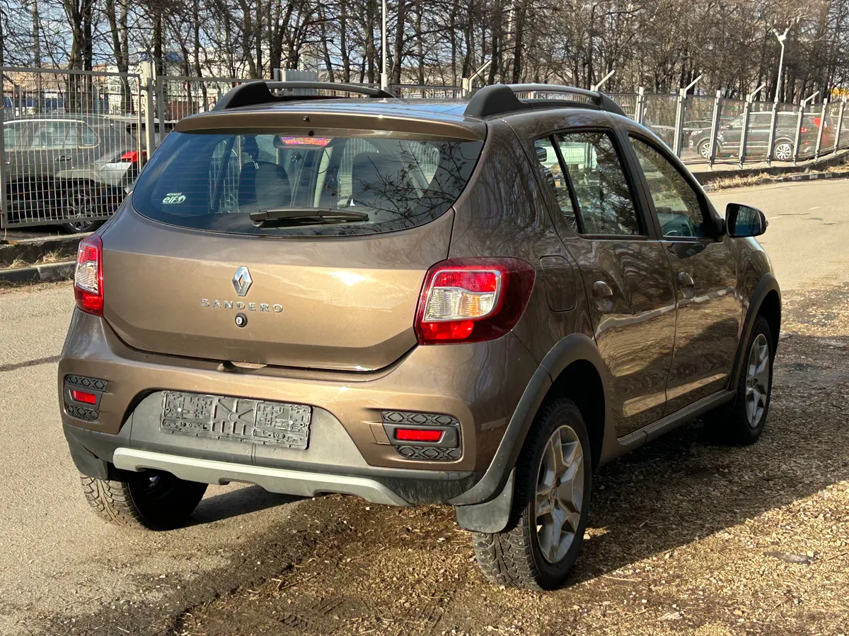 Renault Sandero 1.6 MT (113 л.с.)