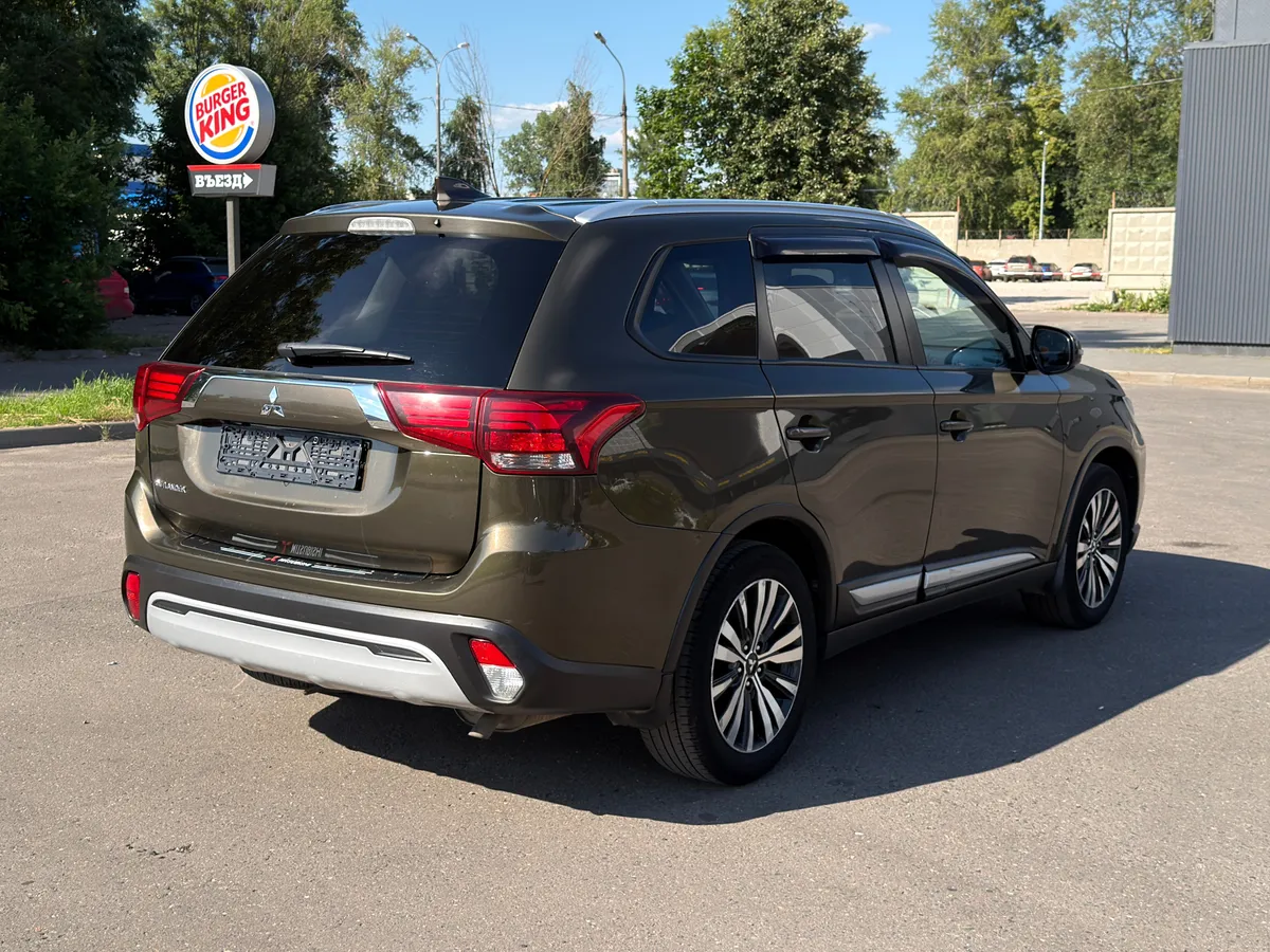 Mitsubishi Outlander 2.0 CVT (146 л.с.), 2020 — фото 4