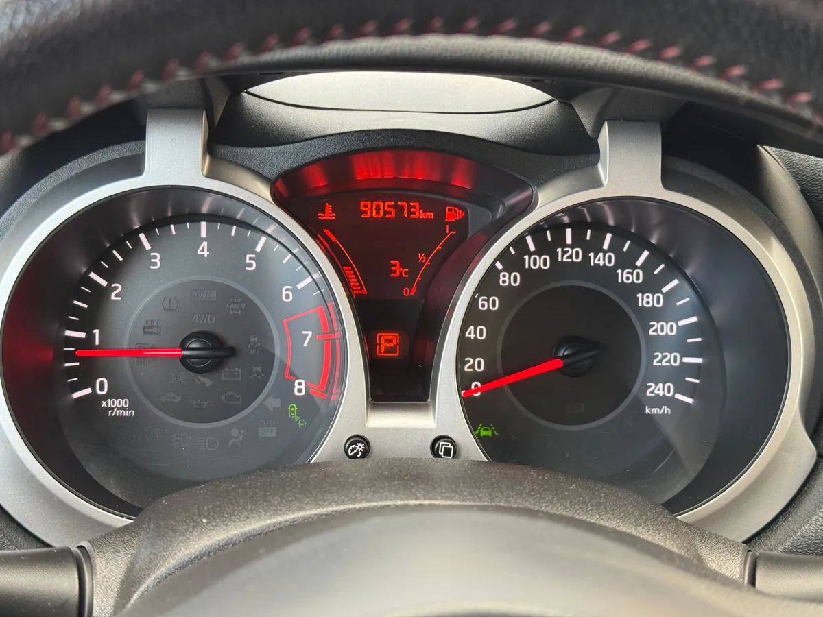 Nissan Juke 1.6 CVT (117 л.с.)