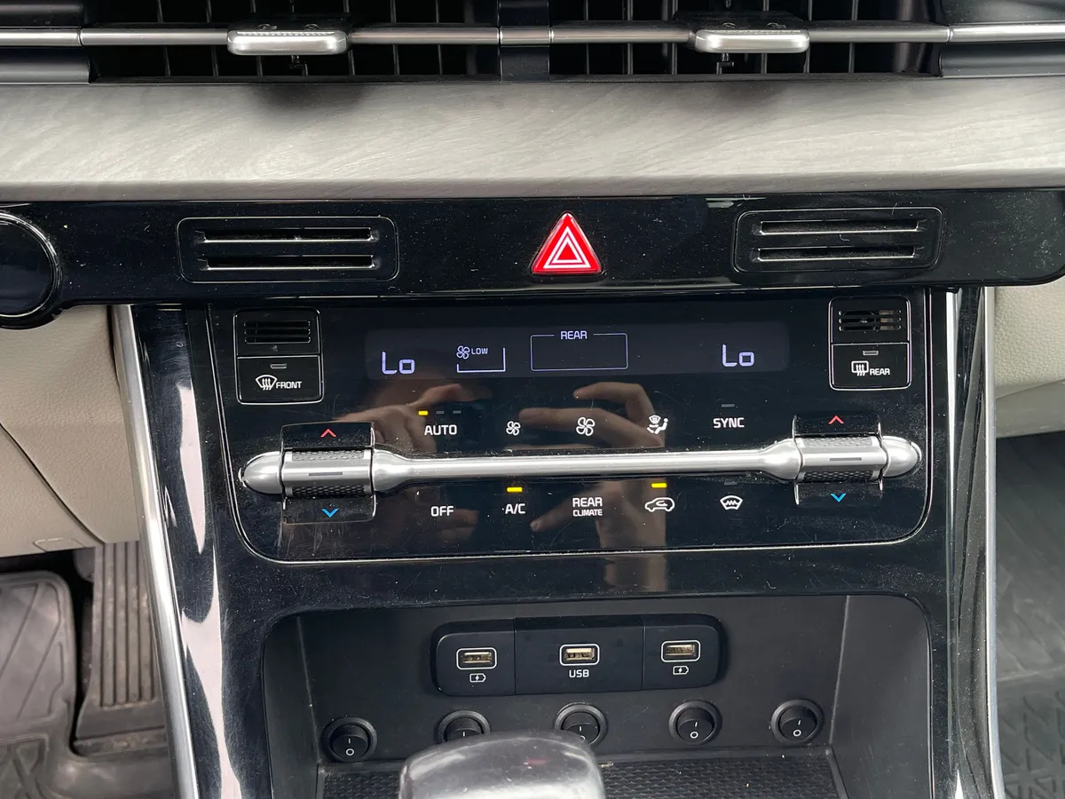 Kia Carnival 2.2 AT (199 л.с.)