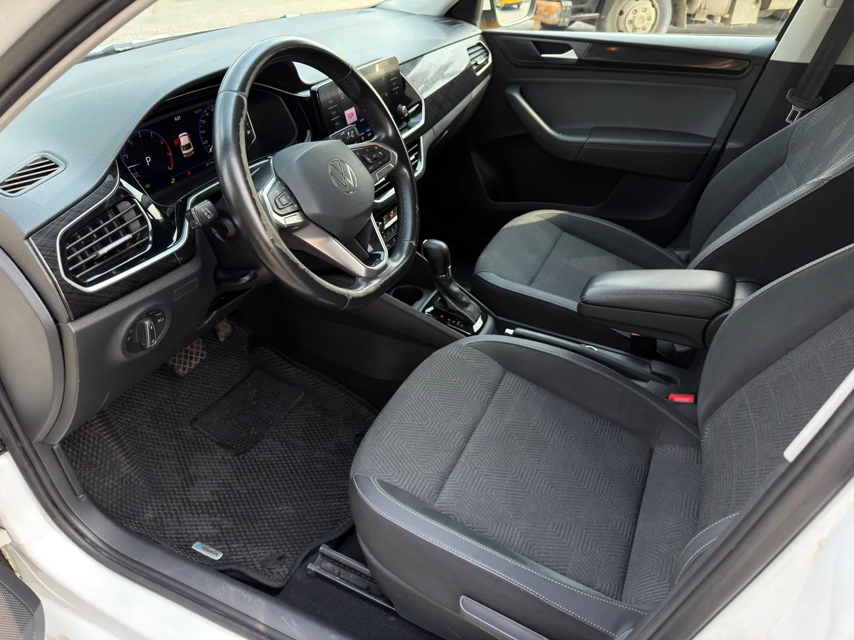 Volkswagen Polo 1.6 AT (110 л.с.)
