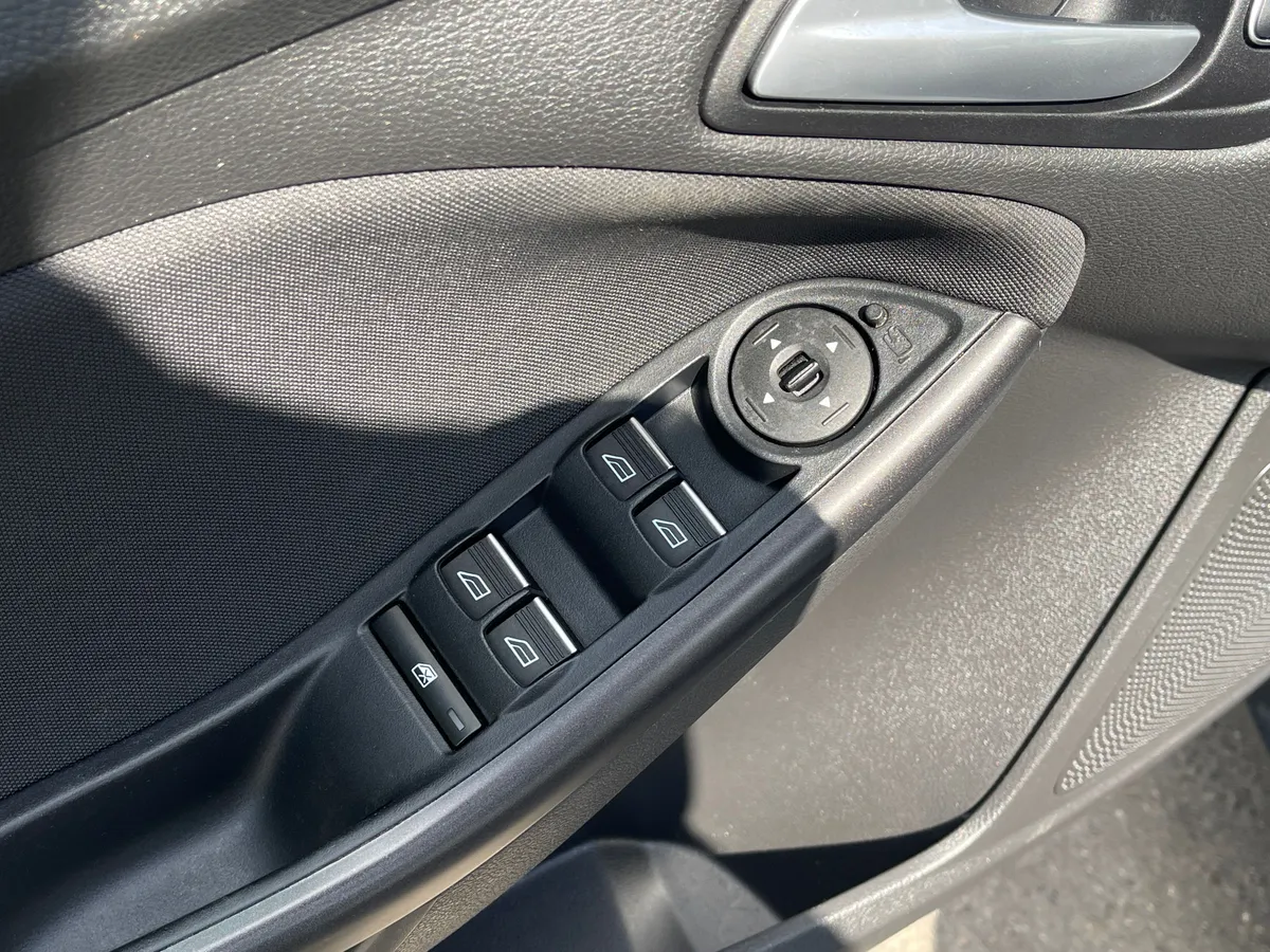 Ford Focus 1.6 Ti-VCT PowerShift (105 л.с.)