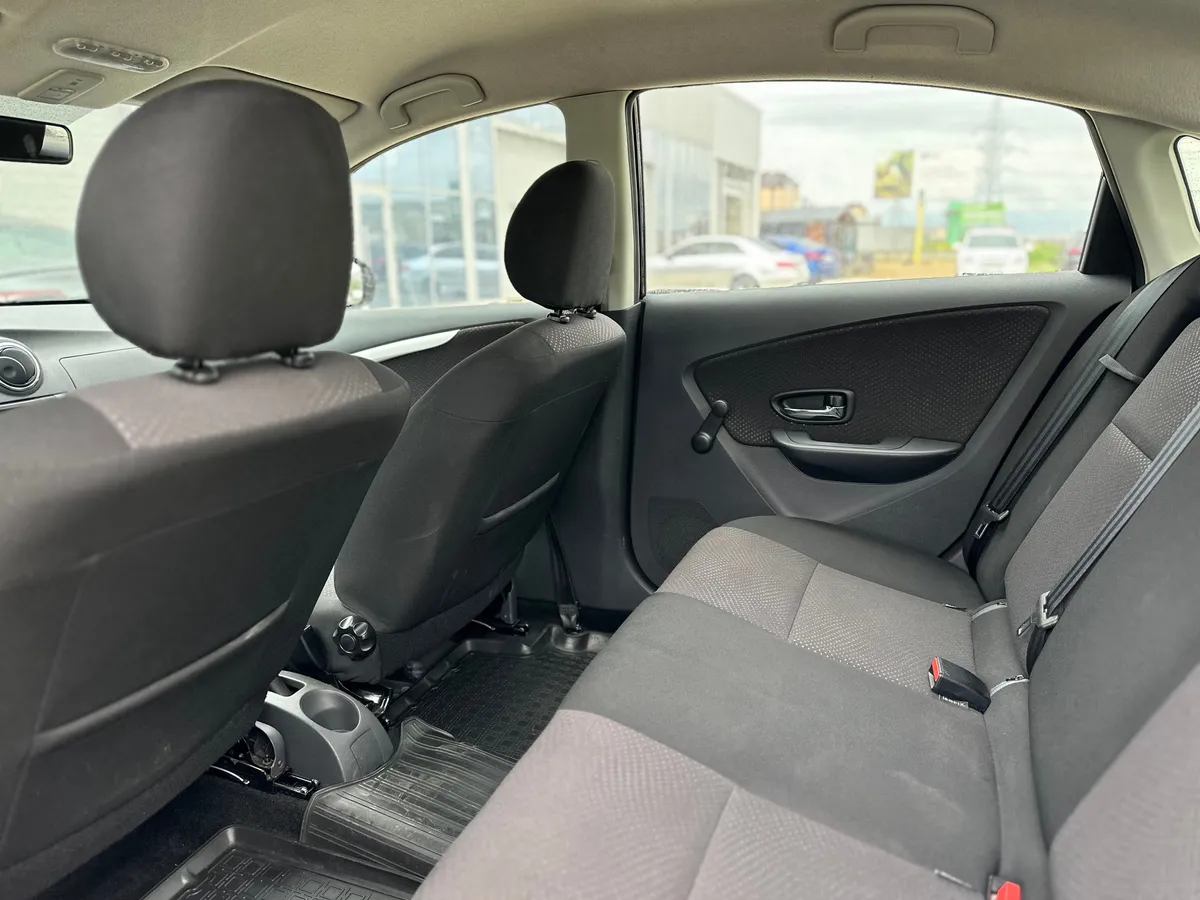 Nissan Almera 1.6 MT (102 л.с.)