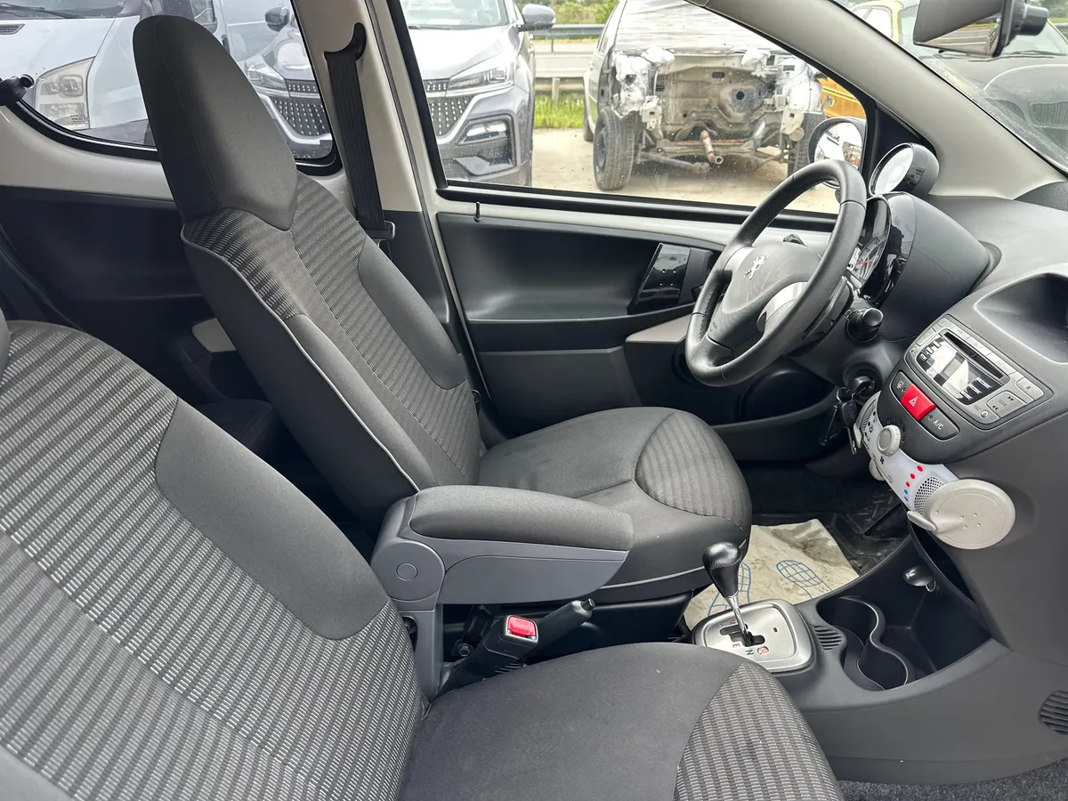 Peugeot 107 1.0 2-tronic (68 л.с.)